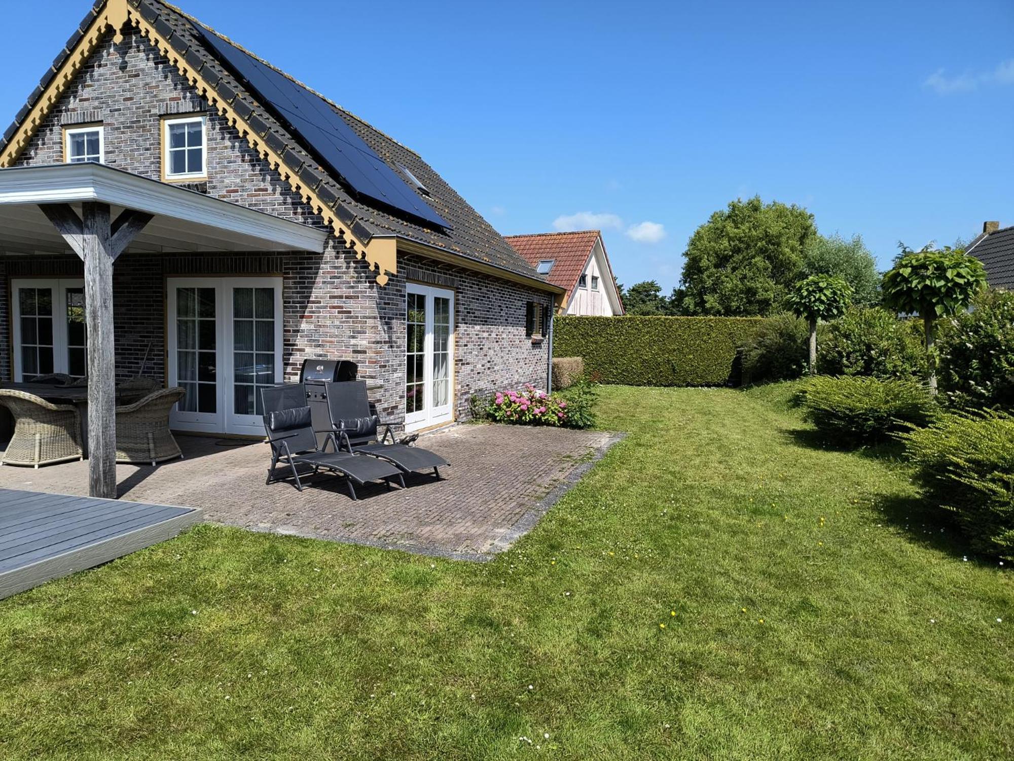 Tzummarum Gemuetliches Ferienhaus Mit Beheiztem Pool, Garten Und Ueberdachter Terrasse מראה חיצוני תמונה